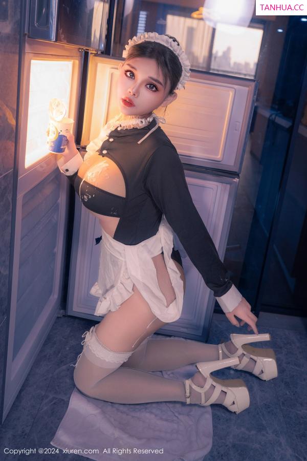   [XiuRen]高清写真图 2024.08.05 No.8966 小童颜 丝袜美臀第23张图片